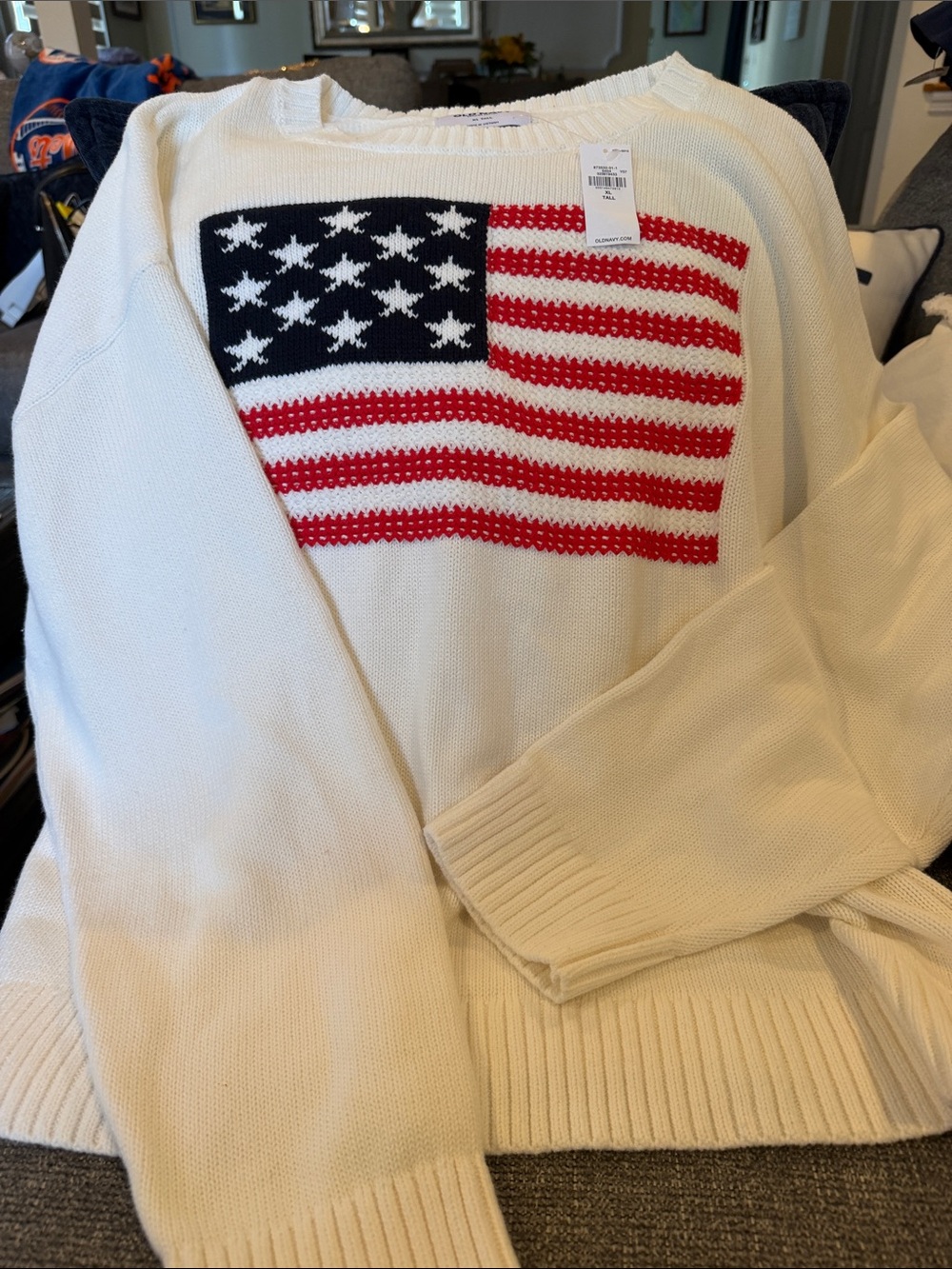 Old Navy Cream Crewneck Sweater with Red and Navy Flag. Size XL TALL. NWT cotton